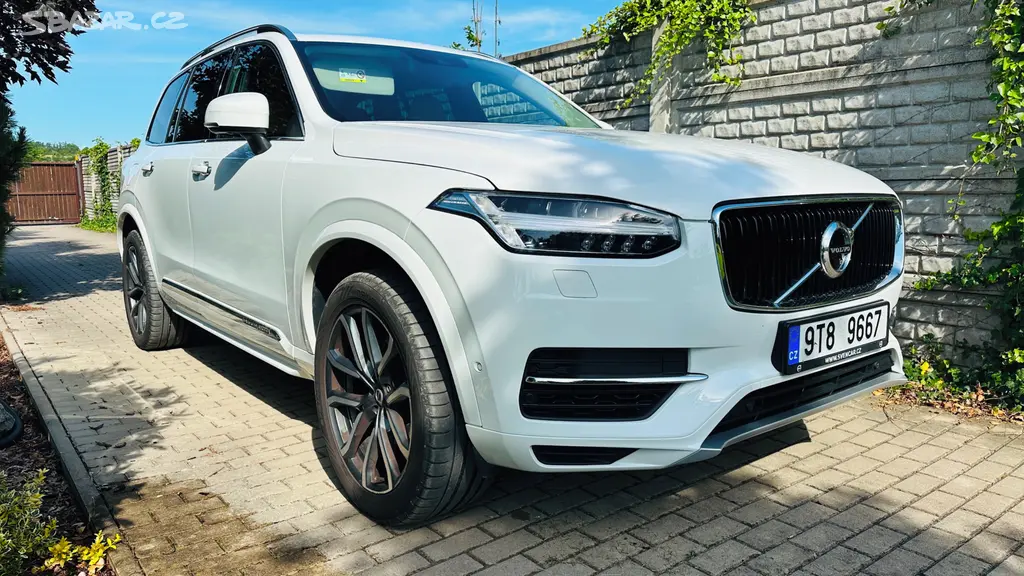VOLVO XC 90 r.v 2015, D5 231000km úprava R-DESIGN.